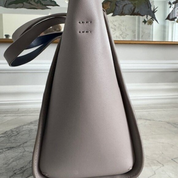 Kate Spade Smooth Taupe Leather Tote Crossbody. Medium sized. EUC. - Picture 4 of 7